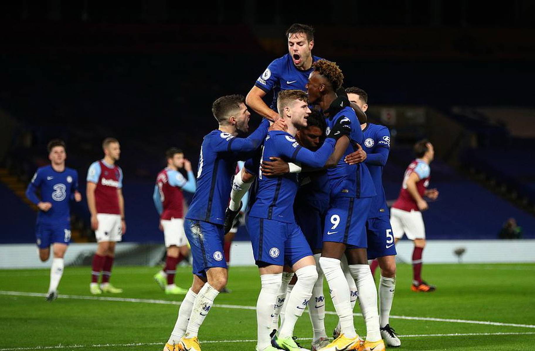 博尼：大胜是全队功劳；迪乌夫正在向所有人展示他的巨大价值